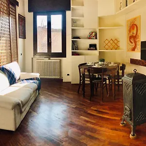 Dame 4 Apartment Bologna